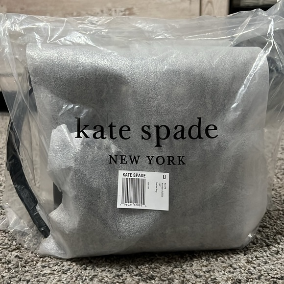 HP 🥳 LN Kate Spade Sadie Saffiano Leather Bucket Bag - Picture 8 of 8